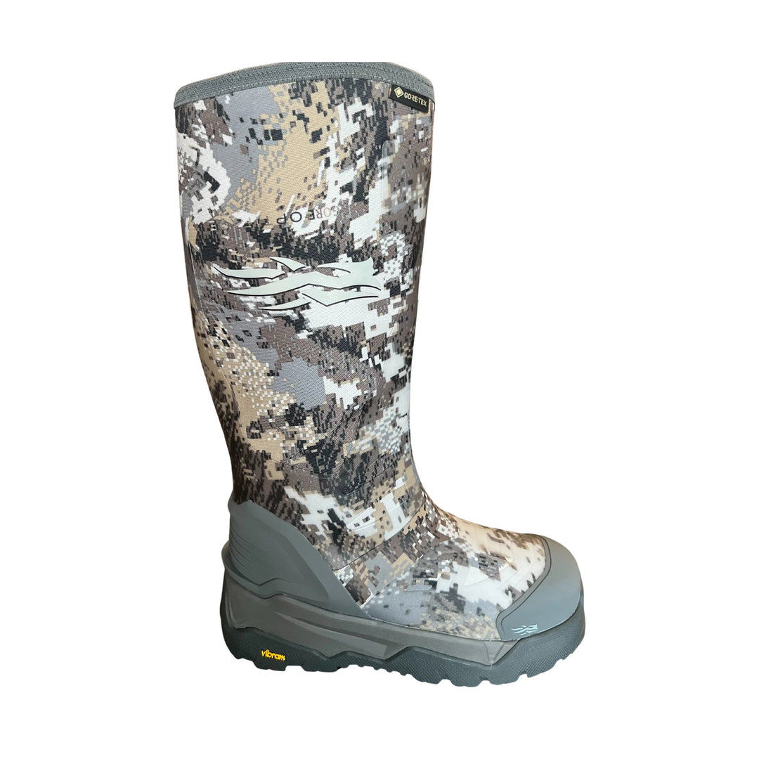Camouflage knee-high waterproof boot with gray rubber sole and black tread