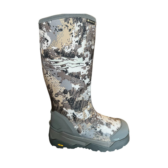 Camouflage knee-high waterproof boot with gray rubber sole and black tread