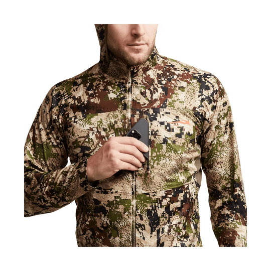 Camouflage zip-up hunting jacket with hood and chest pocket