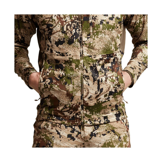 Camouflage full-zip jacket with hand pockets and long sleeves